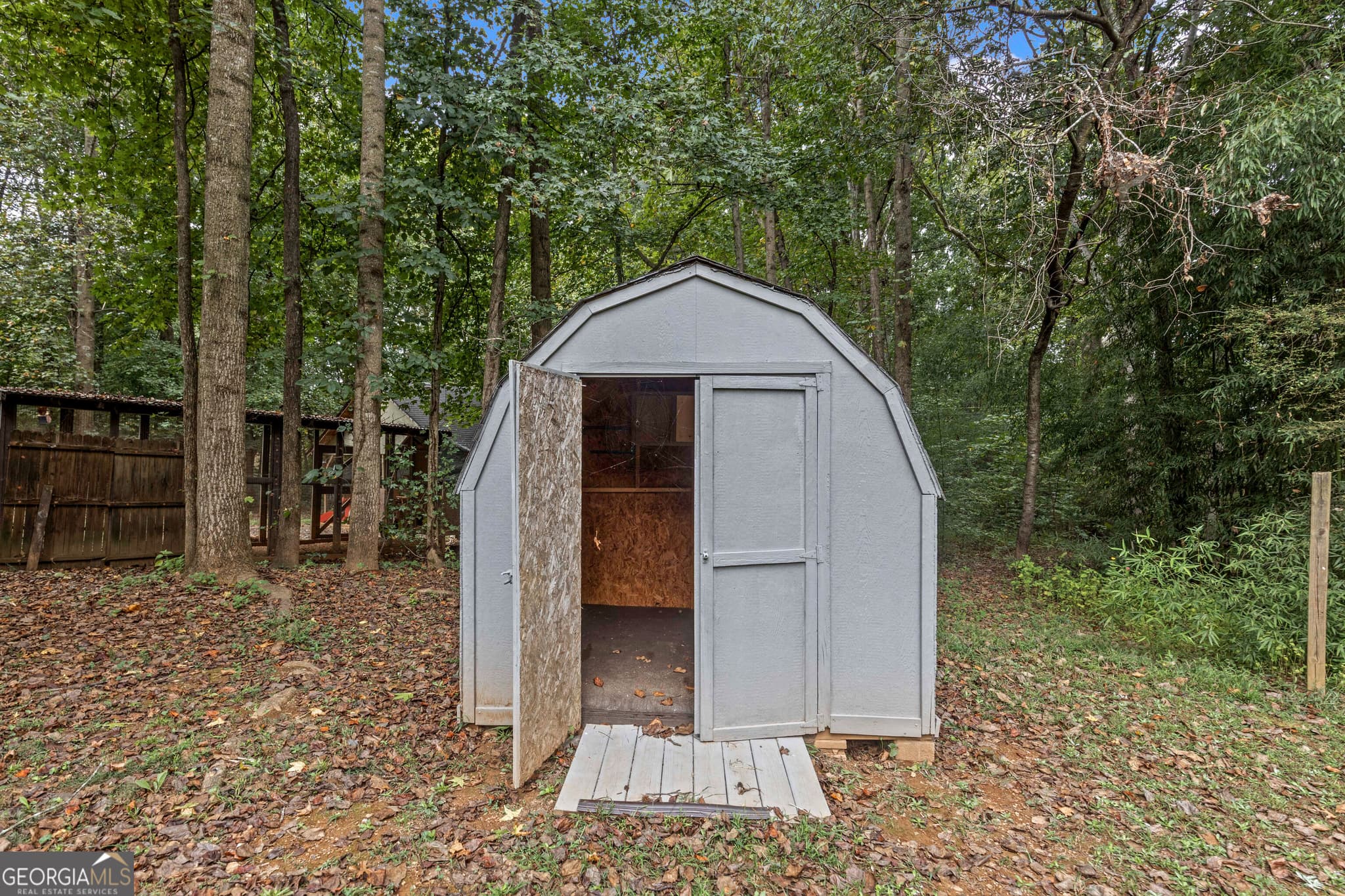 3 bedroom, 2 bathroom, 1,224 sq ft cabin,single family residence for sale at 91 Oak Hill Drive, White, GA 30184 — photo 4