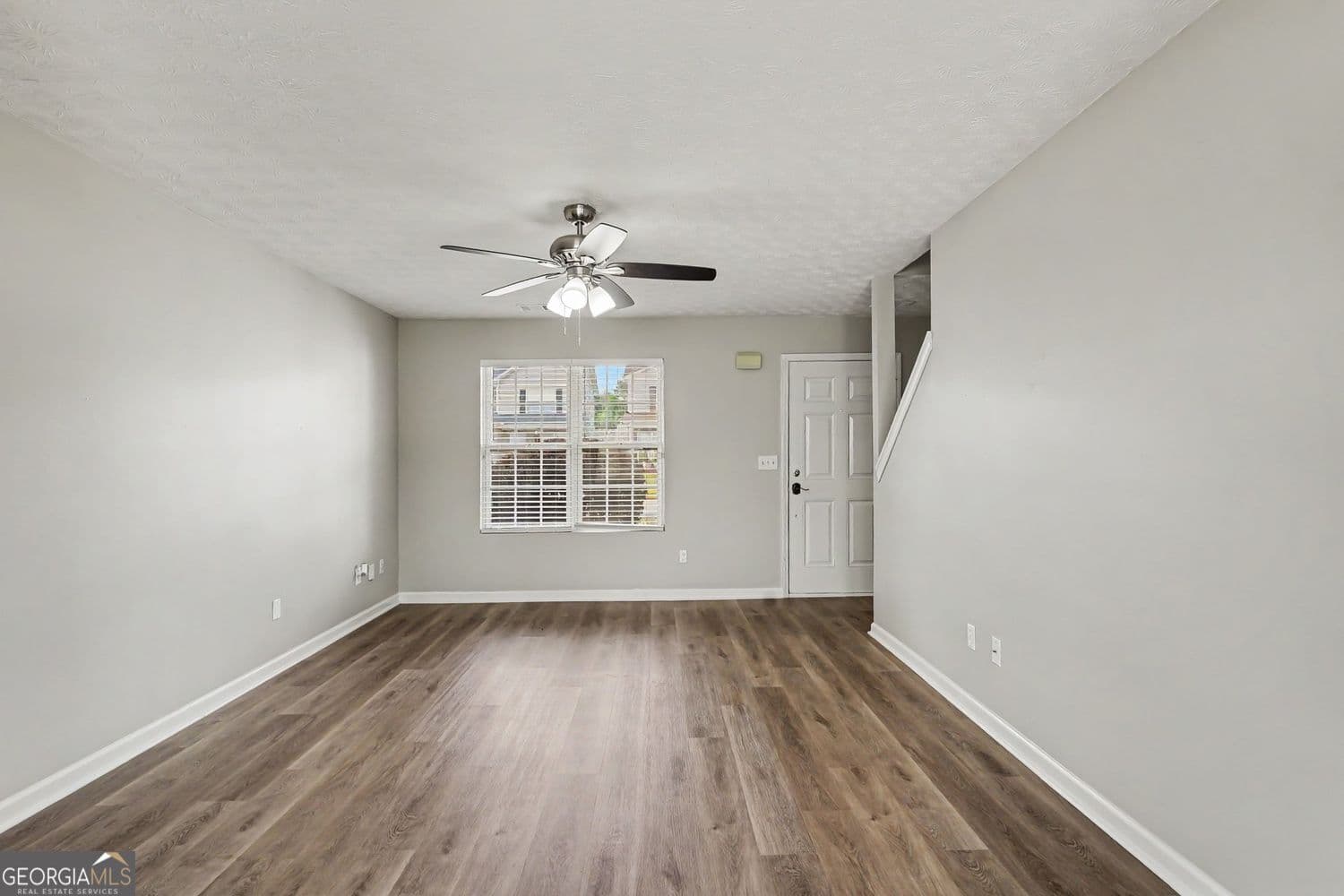 3 bedroom, 2.5 bathroom, 1,302 sq ft single family residence for sale at 3055 Tussahaw Crossing, Mcdonough, GA 30252 — photo 3