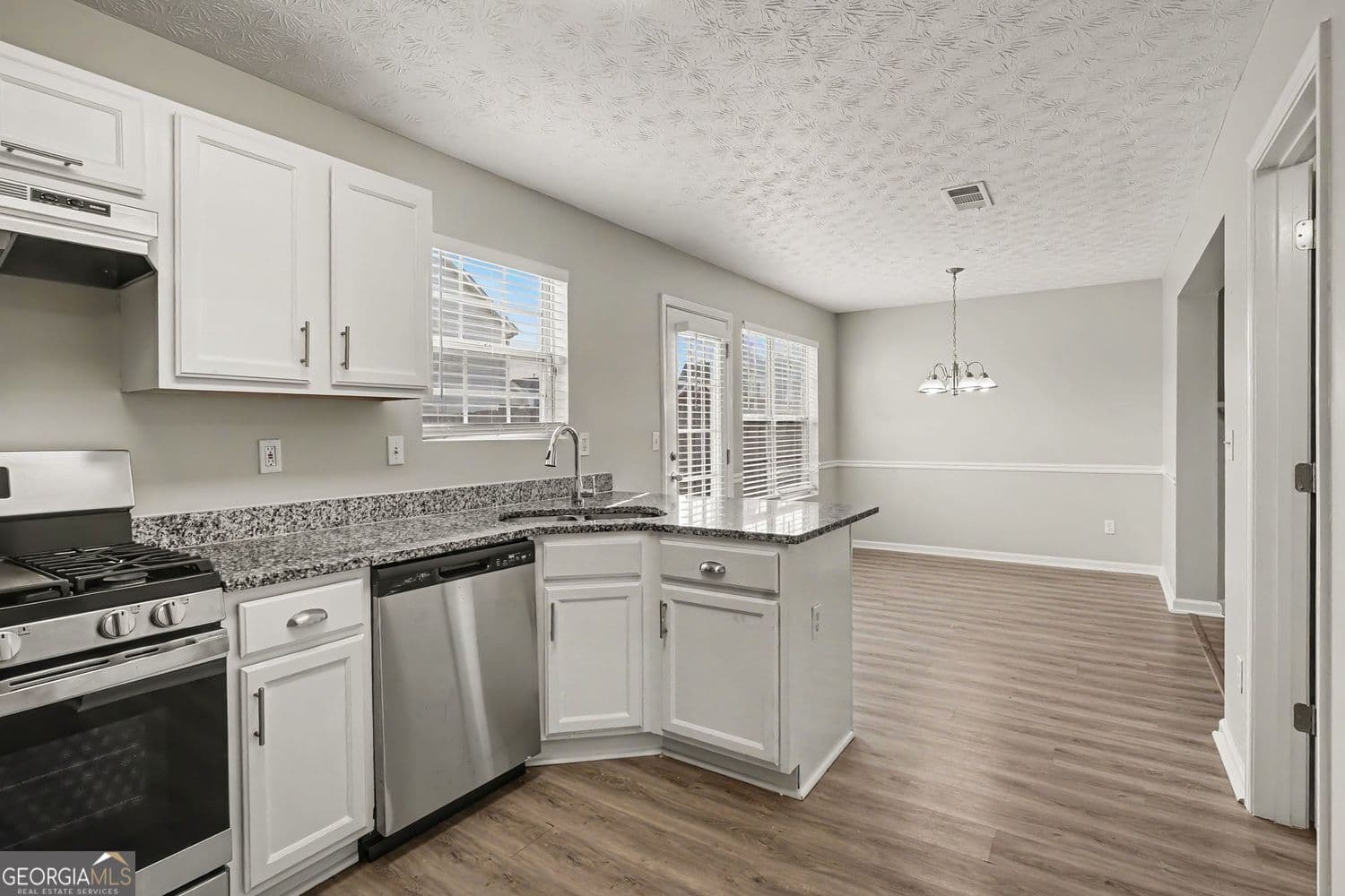 3 bedroom, 2.5 bathroom, 1,302 sq ft single family residence for sale at 3055 Tussahaw Crossing, Mcdonough, GA 30252 — photo 9