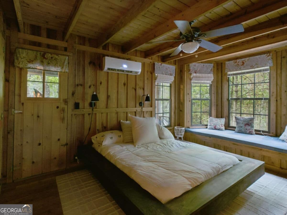 2 bedroom, 2 bathroom, 956 sq ft cabin,single family residence for sale at 508 Tame Turkey Road, Lakemont, GA 30552 — photo 9