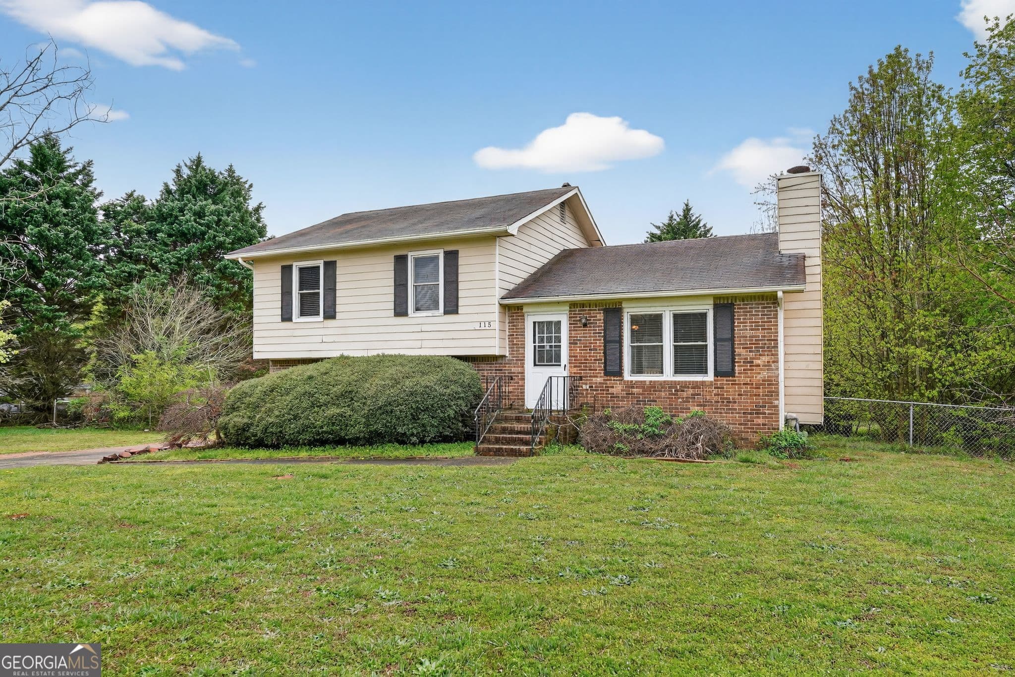 4 bedroom, 2 bathroom, 1,600 sq ft single family residence for sale at 115 Belmont Farms Drive, Ellenwood, GA 30294 — photo 2