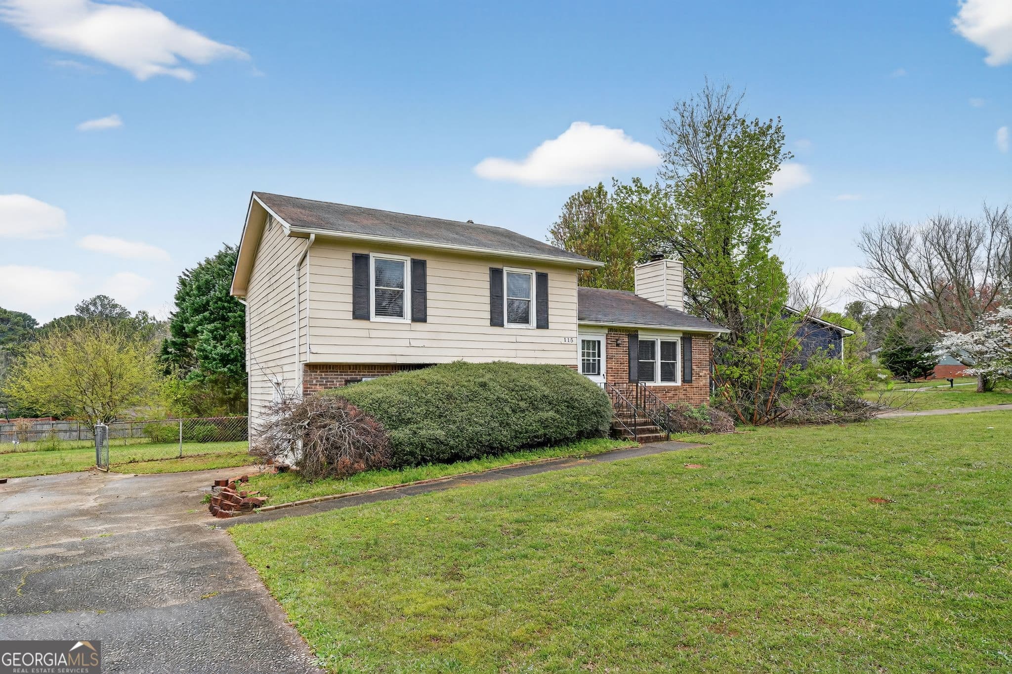 4 bedroom, 2 bathroom, 1,600 sq ft single family residence for sale at 115 Belmont Farms Drive, Ellenwood, GA 30294 — photo 3