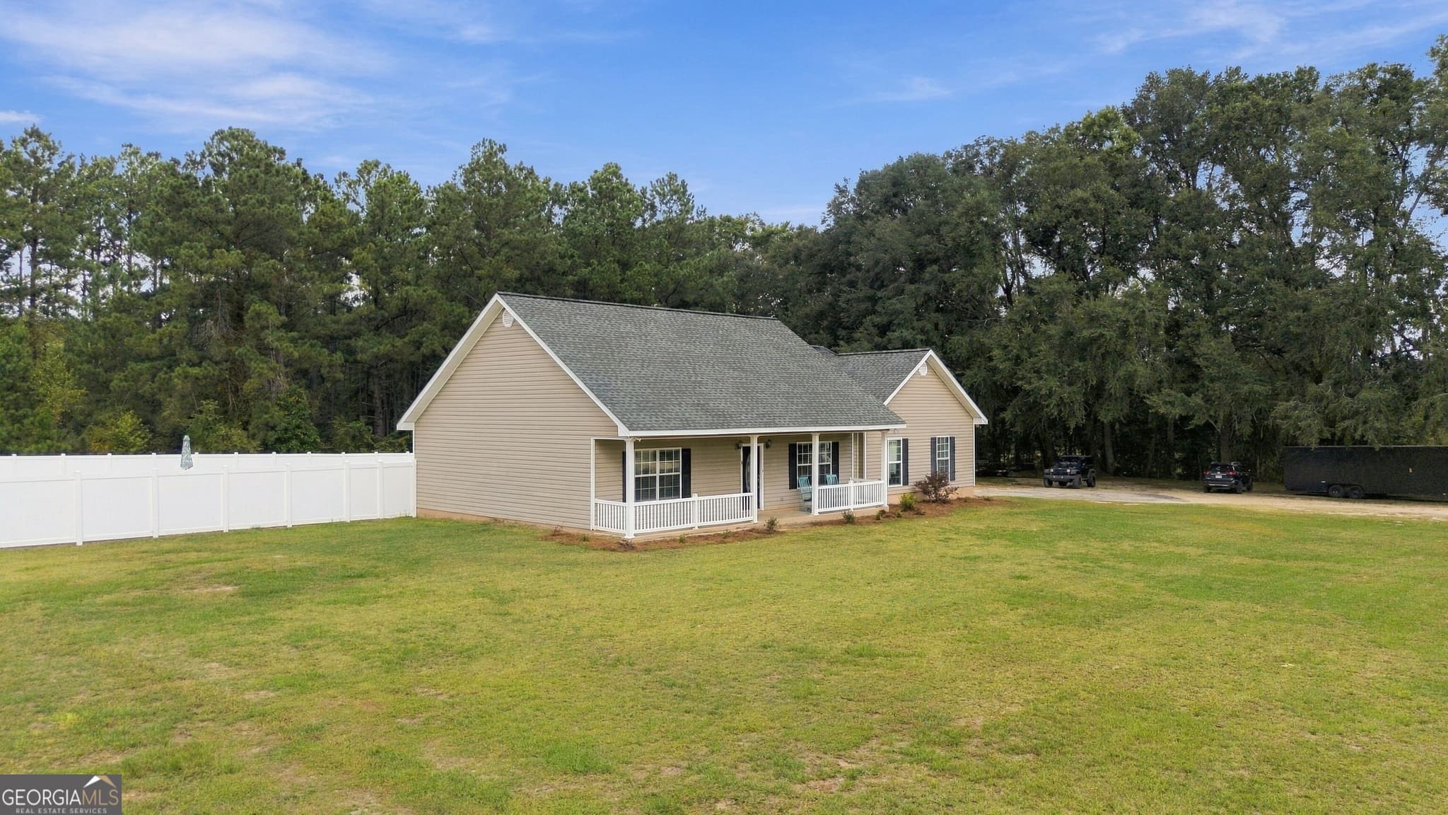 3 bedroom, 2 bathroom, 1,940 sq ft single family residence for sale at 101 ANN Drive, Waycross, GA 31503 — photo 2