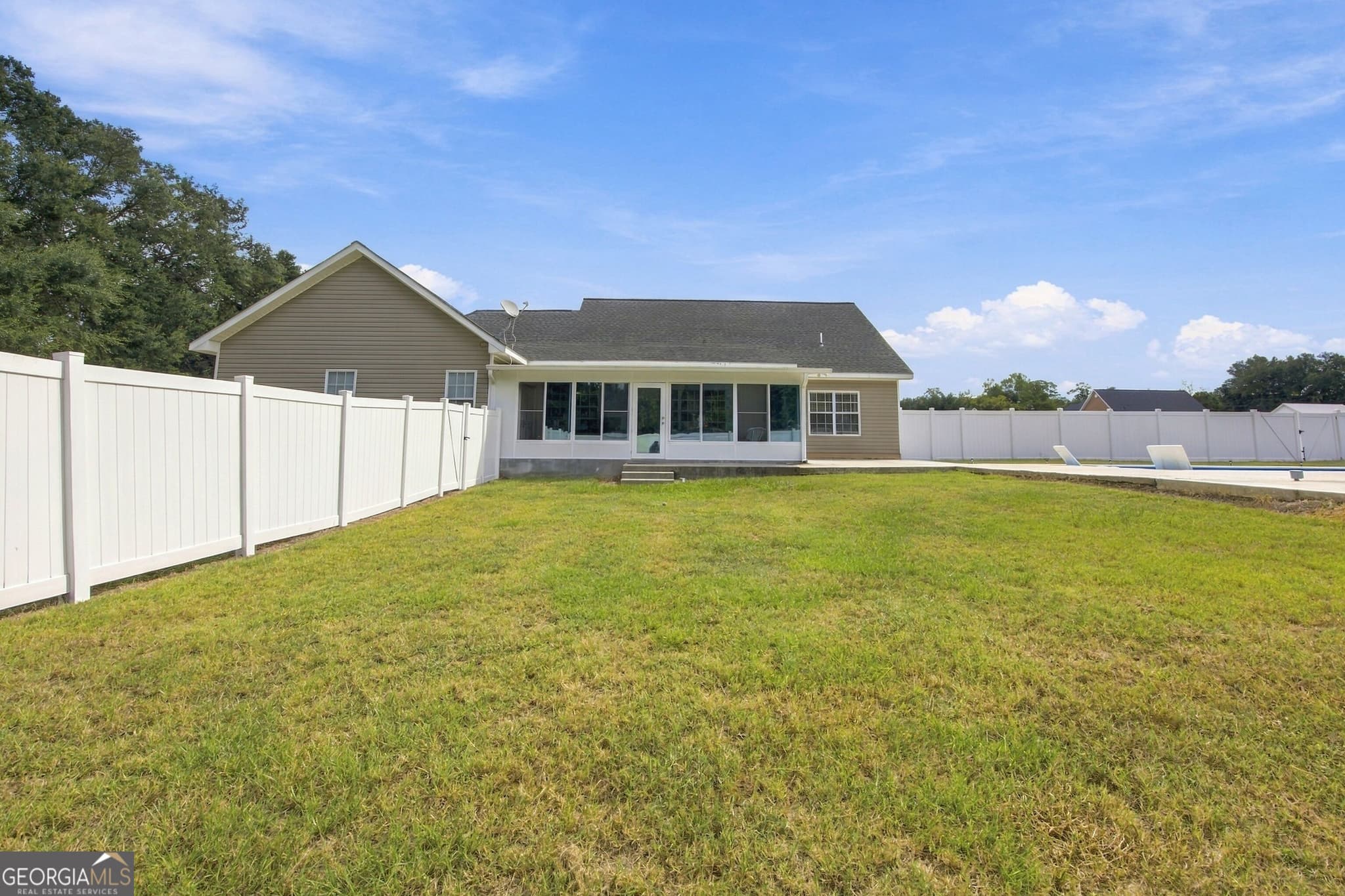 3 bedroom, 2 bathroom, 1,940 sq ft single family residence for sale at 101 ANN Drive, Waycross, GA 31503 — photo 6