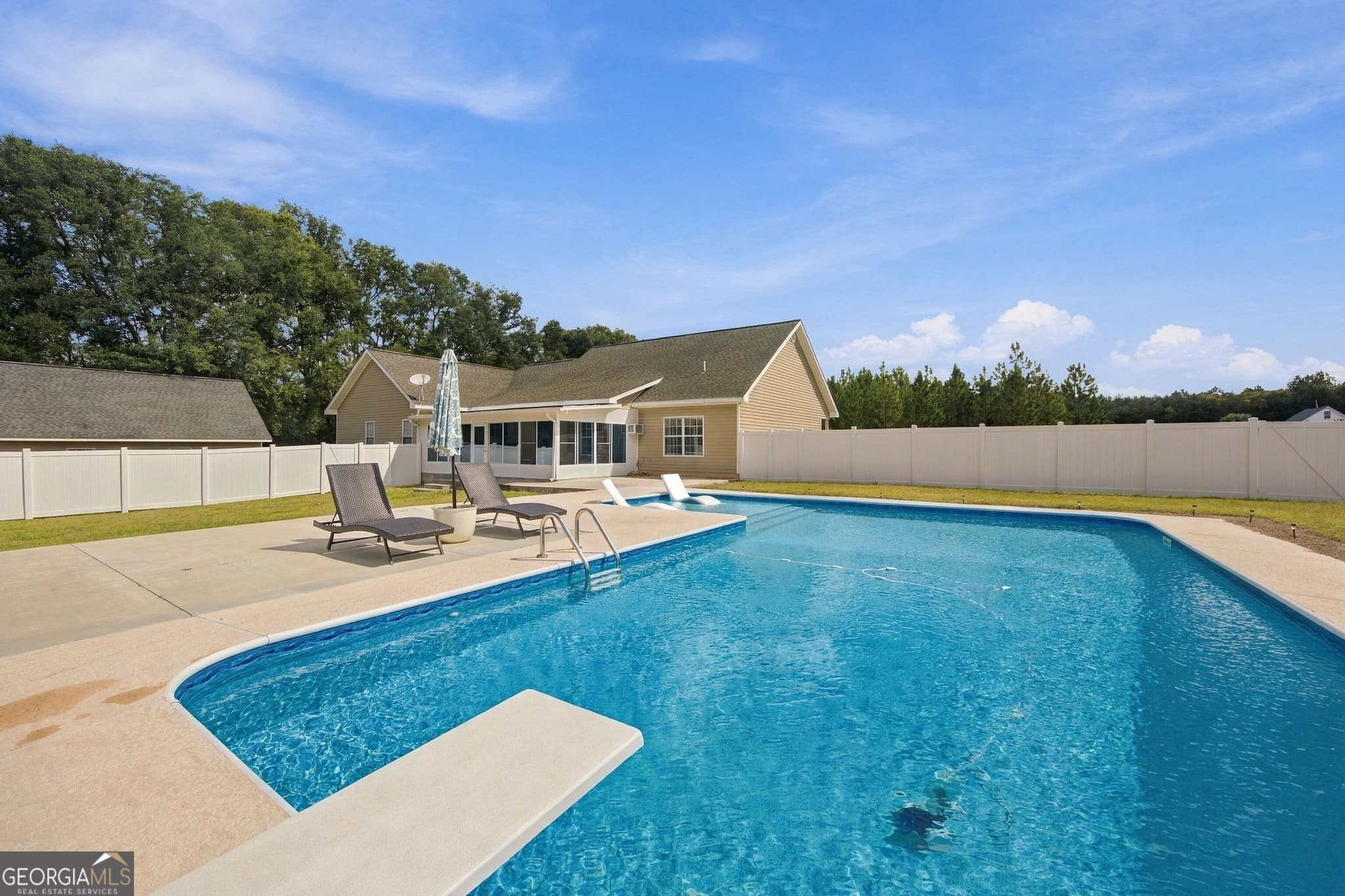 3 bedroom, 2 bathroom, 1,940 sq ft single family residence for sale at 101 ANN Drive, Waycross, GA 31503 — photo 7