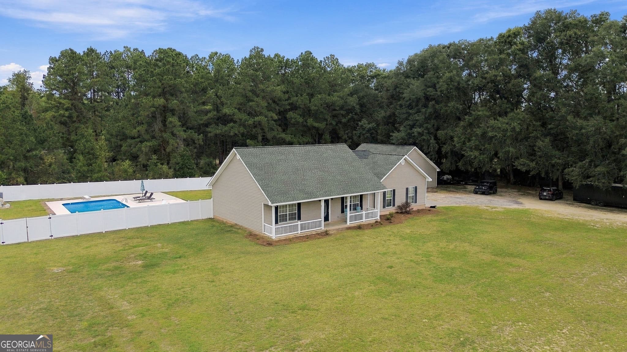 3 bedroom, 2 bathroom, 1,940 sq ft single family residence for sale at 101 ANN Drive, Waycross, GA 31503 — photo 5
