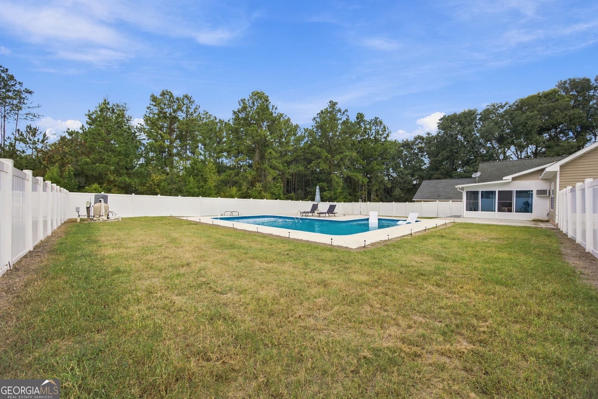 3 bedroom, 2 bathroom, 1,940 sq ft single family residence for sale at 101 ANN Drive, Waycross, GA 31503 — photo 9