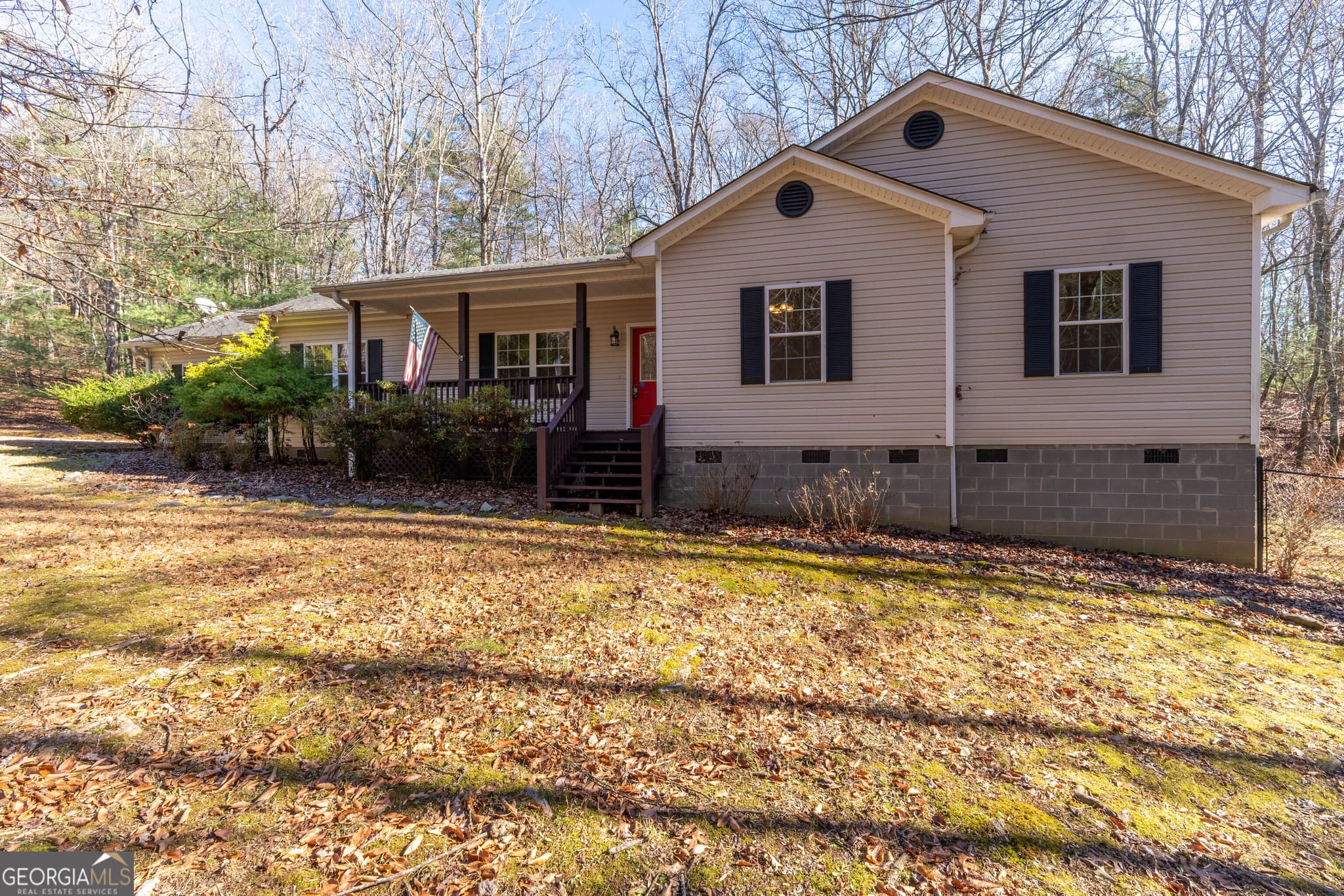 3 bedroom, 2.5 bathroom single family residence sold at 228 Goldfinch Lane, Murphy, NC 28906