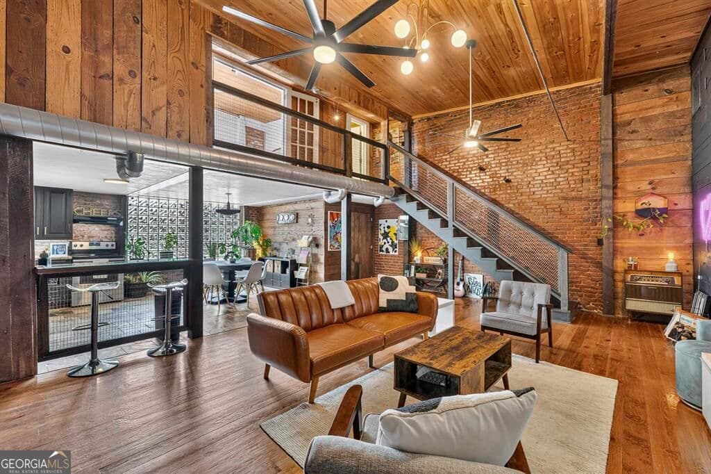 4 bedroom, 3.5 bathroom, 2,768 sq ft single family residence for sale at 105 West Harris Street, Eatonton, GA 31024 — photo 7