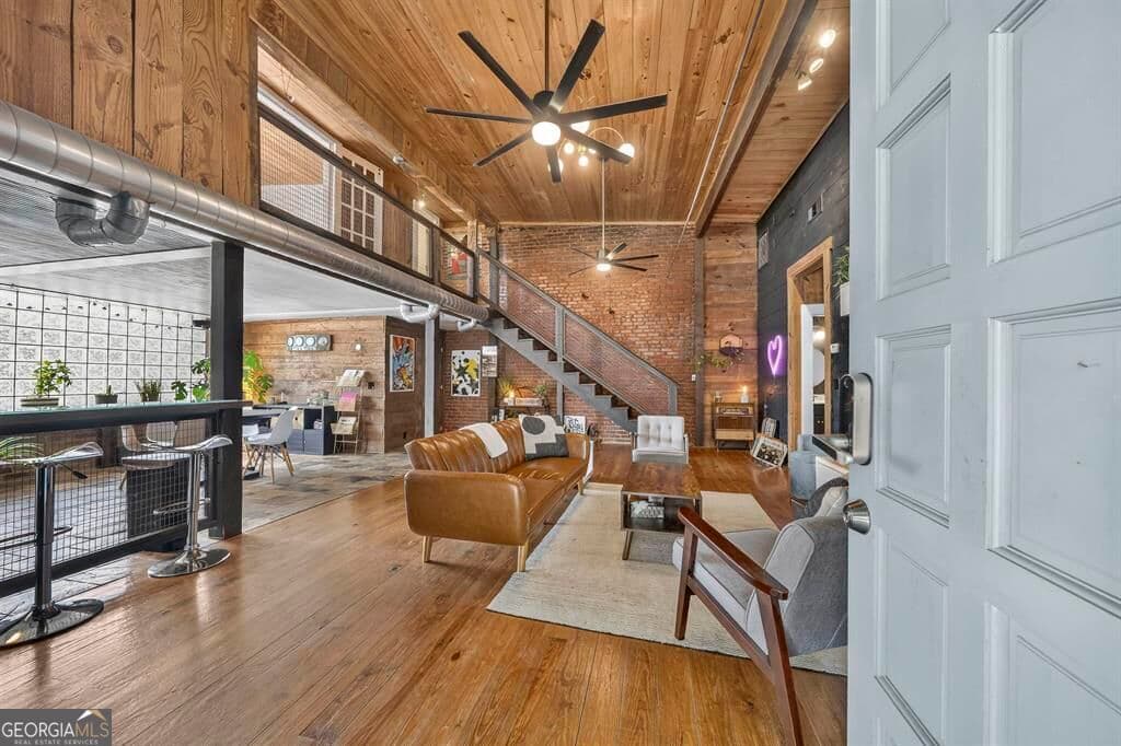 4 bedroom, 3.5 bathroom, 2,768 sq ft single family residence for sale at 105 West Harris Street, Eatonton, GA 31024 — photo 5
