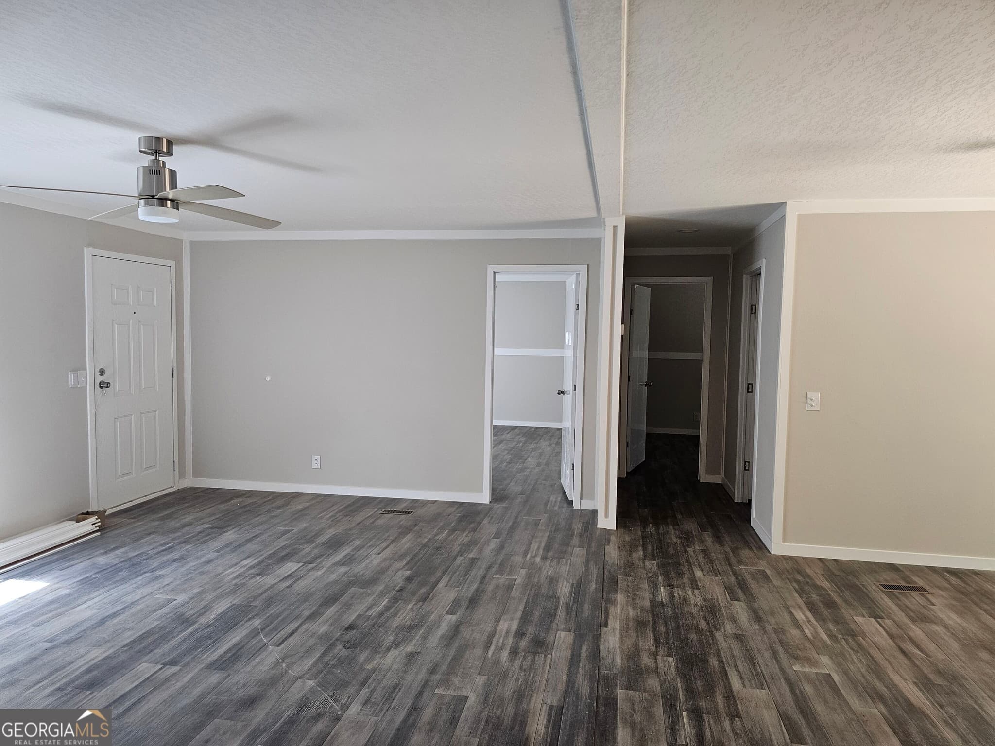 3 bedroom, 2 bathroom, 1,546 sq ft manufactured home,single family residence under contract at 26 Spring Lake Drive, Hawkinsville, GA 31036 — photo 3