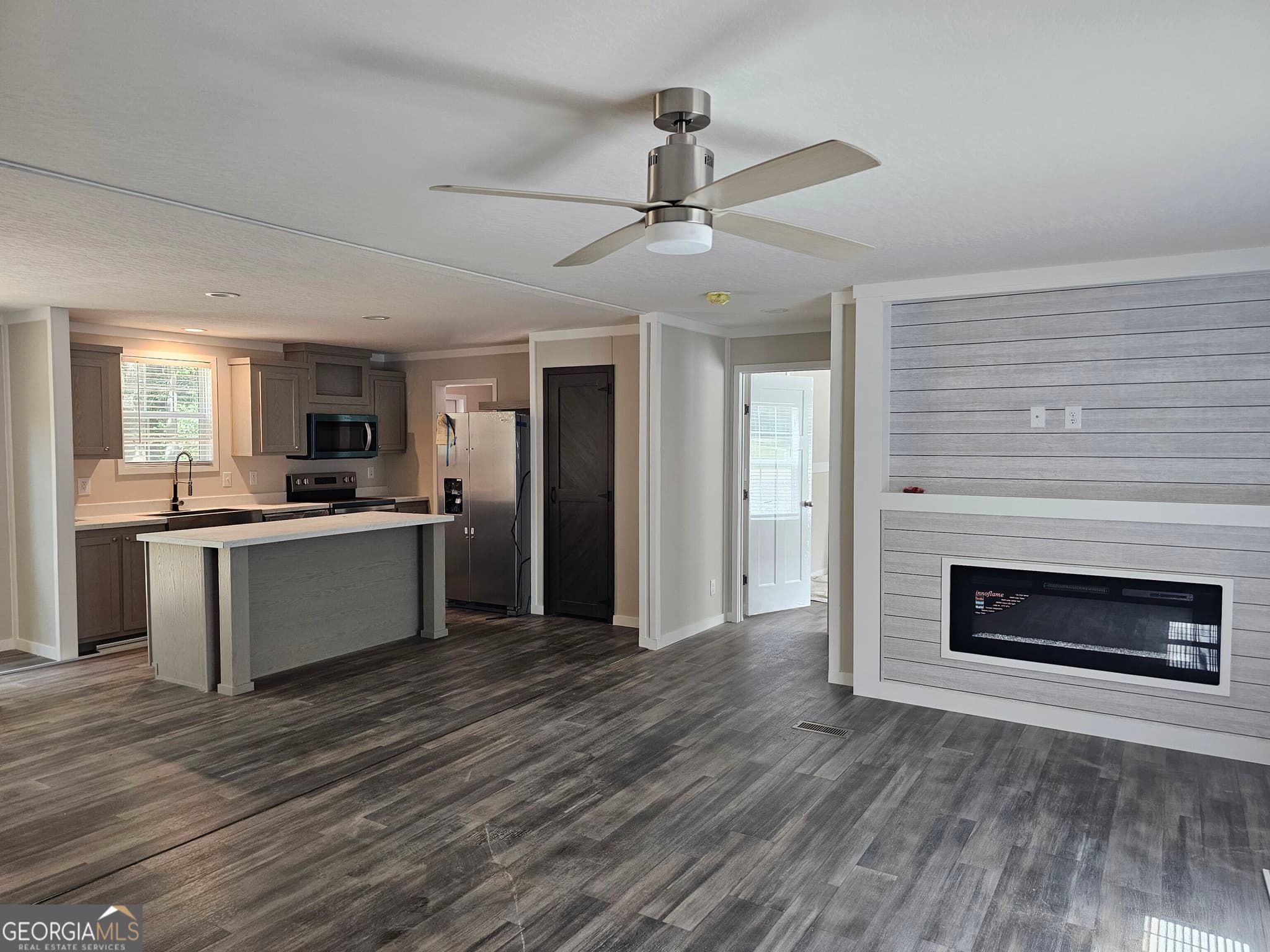 3 bedroom, 2 bathroom, 1,546 sq ft manufactured home,single family residence under contract at 26 Spring Lake Drive, Hawkinsville, GA 31036 — photo 5