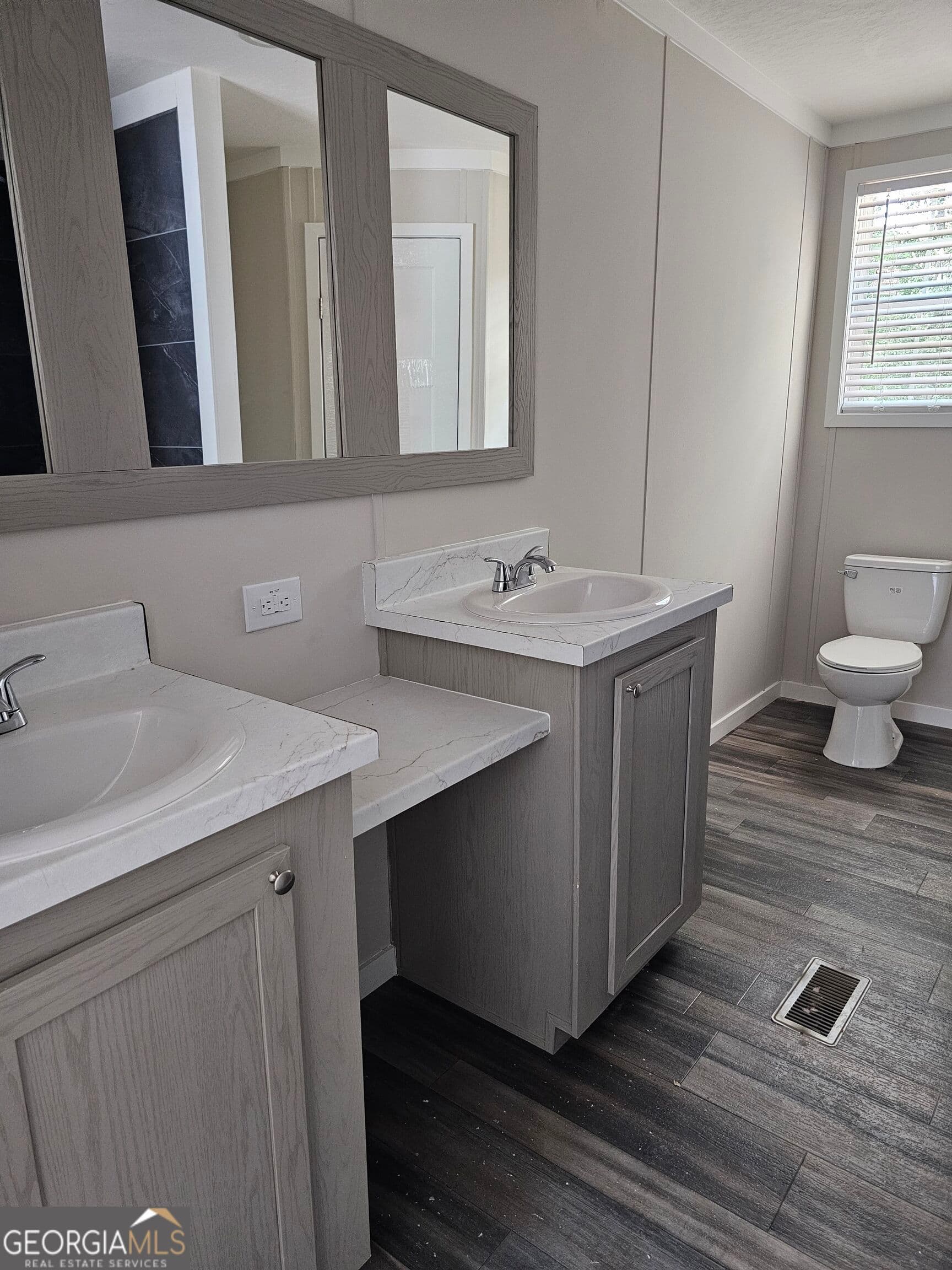 3 bedroom, 2 bathroom, 1,546 sq ft manufactured home,single family residence under contract at 26 Spring Lake Drive, Hawkinsville, GA 31036 — photo 8