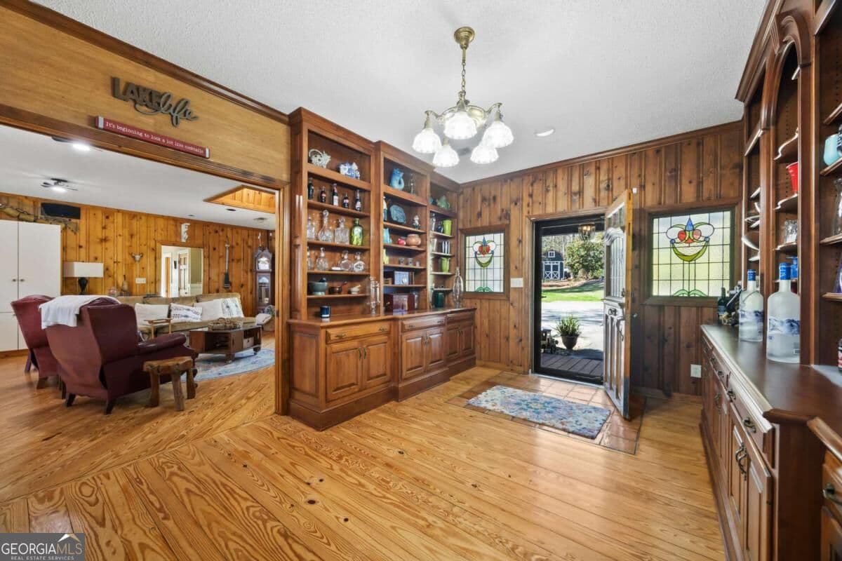 3 bedroom, 3.5 bathroom, 4,900 sq ft single family residence for sale at 572 Imperial Drive, Martin, GA 30557 — photo 9