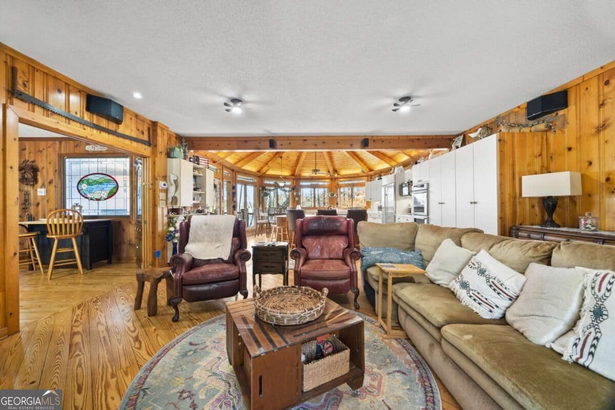 3 bedroom, 3.5 bathroom, 4,900 sq ft single family residence for sale at 572 Imperial Drive, Martin, GA 30557 — photo 10