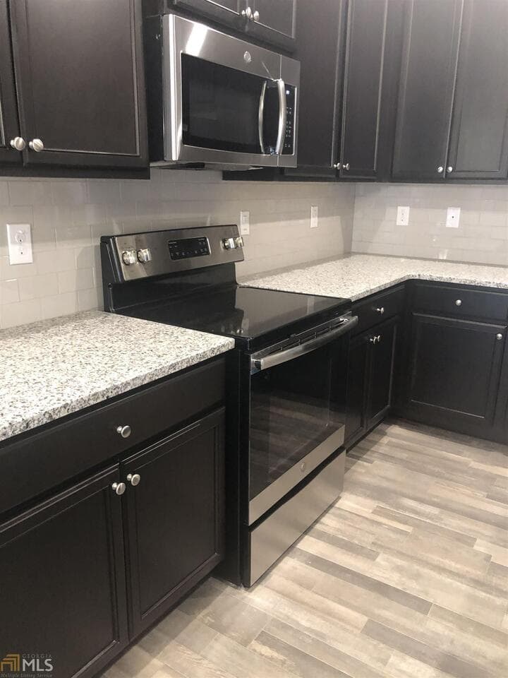 3 bedroom, 2.5 bathroom, 1,568 sq ft single family residence for rent at 4929 Elmbrook Drive, South Fulton, GA 30349 for $1,800 a month — photo 3