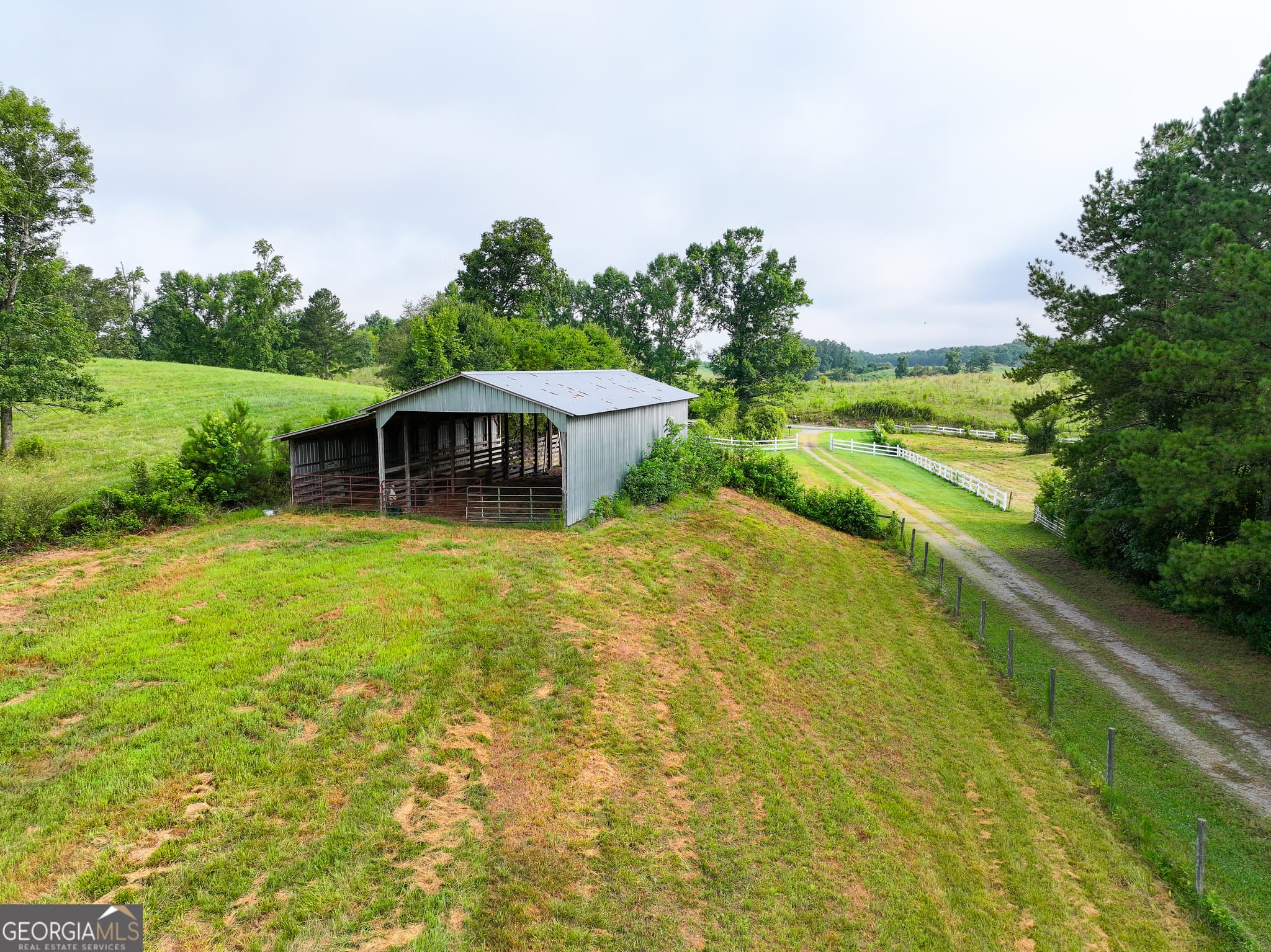 4 bedroom, 3.5 bathroom, 5,846 sq ft single family residence for sale at 135 Evans Road, Rydal, GA 30171 — photo 6