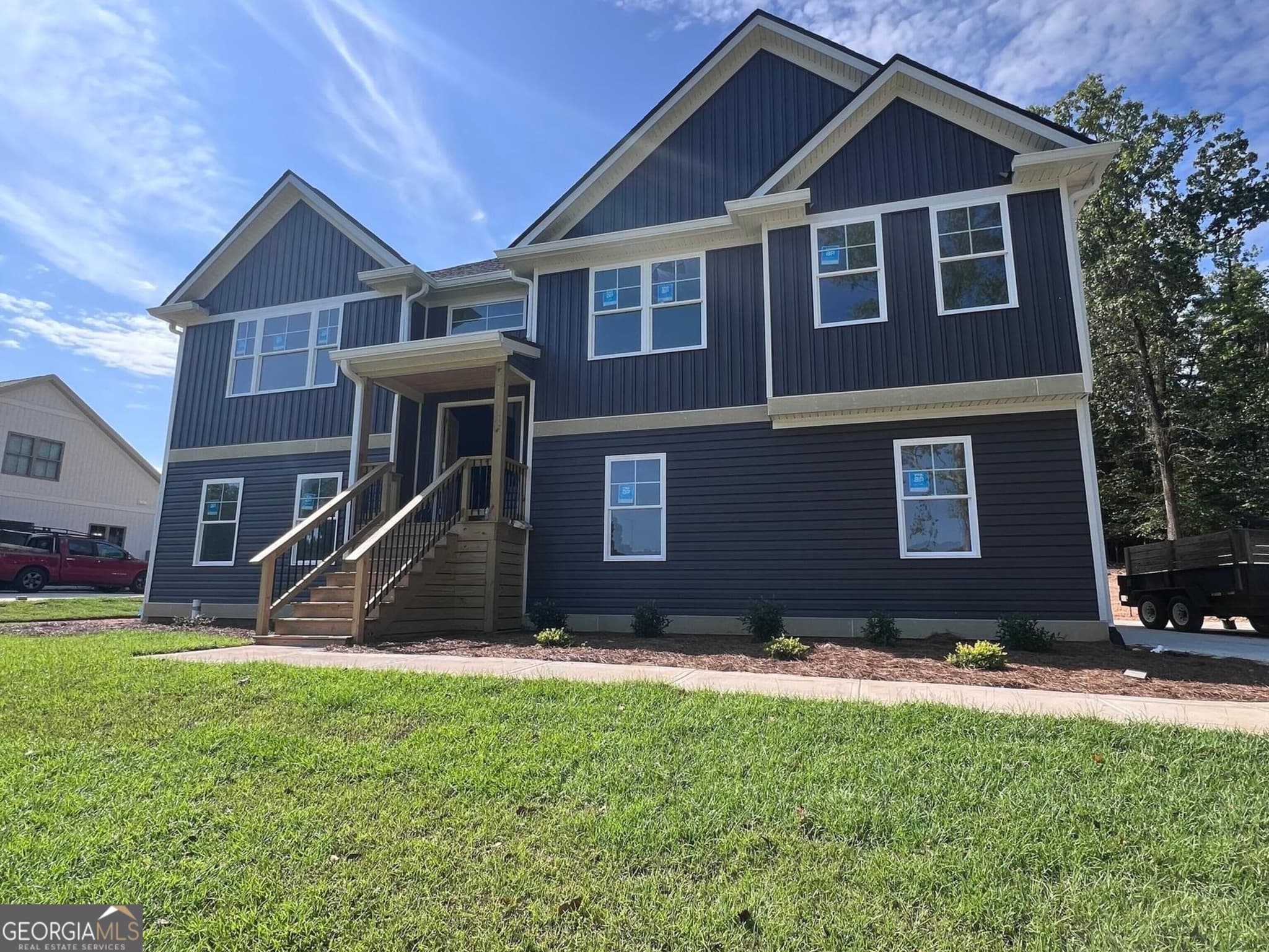 4 bedroom, 3 bathroom, 2,600 sq ft single family residence for sale at 330 W. Lakeview Drive, Milledgeville, GA 31061