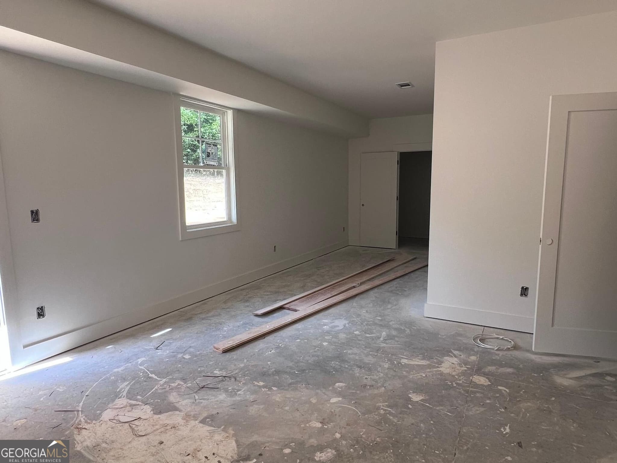 4 bedroom, 3 bathroom, 2,600 sq ft single family residence for sale at 330 W. Lakeview Drive, Milledgeville, GA 31061 — photo 8