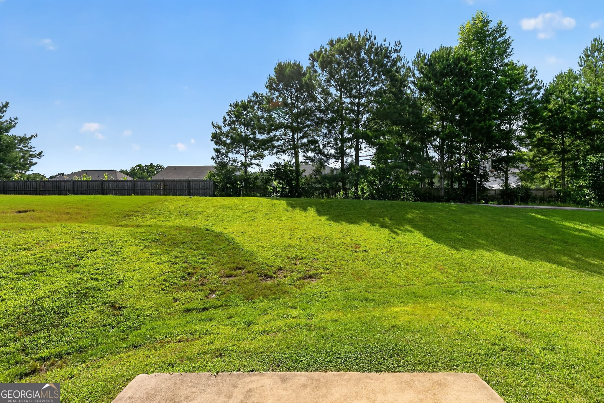 4 bedroom, 3 bathroom, 2,676 sq ft single family residence for sale at 354 Shady Glen, Dallas, GA 30132 — photo 4