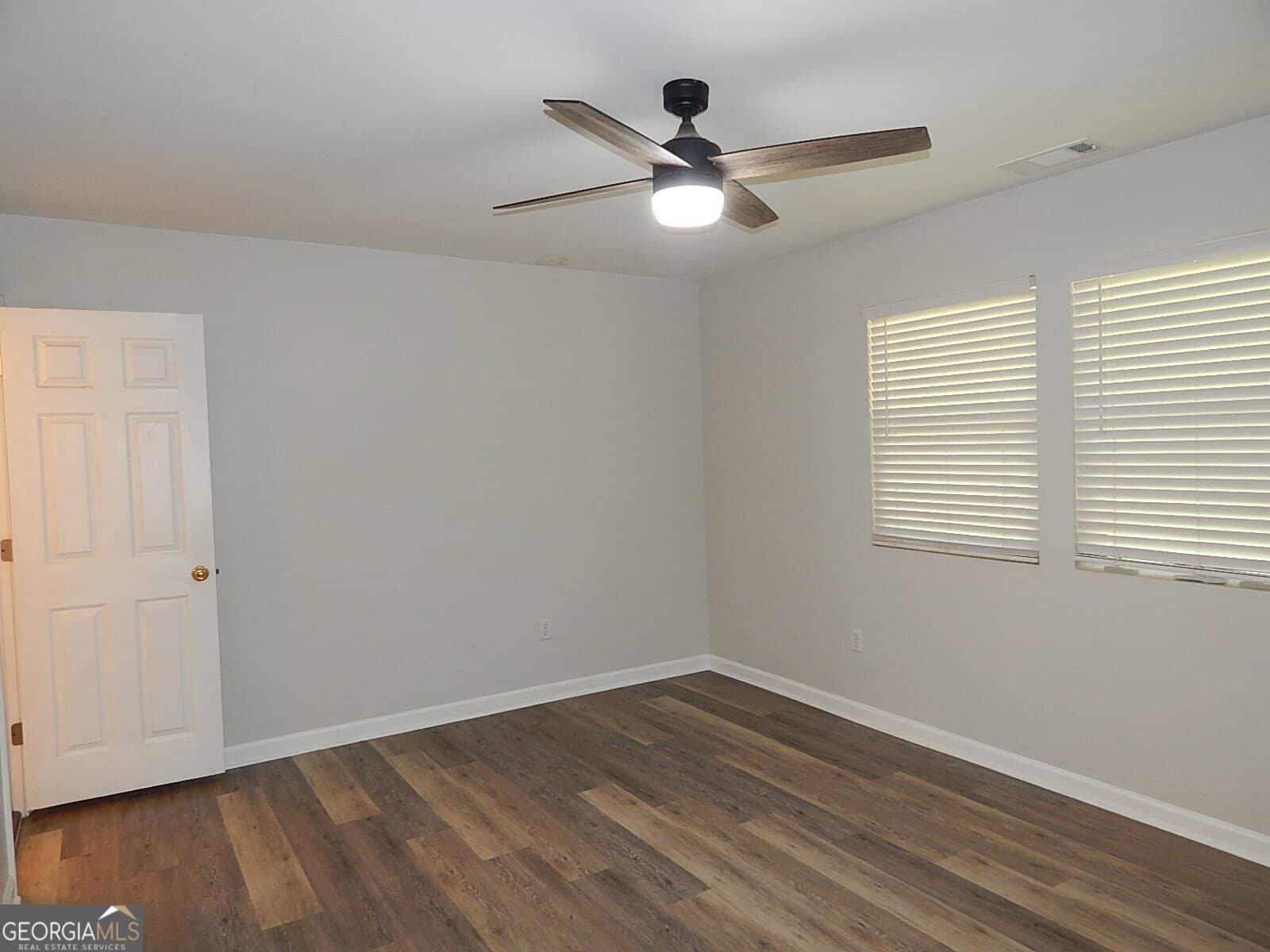 2 bedroom, 2 bathroom, 1,782 sq ft single family residence for sale at 201 Vinson Street, Byron, GA 31008 — photo 7
