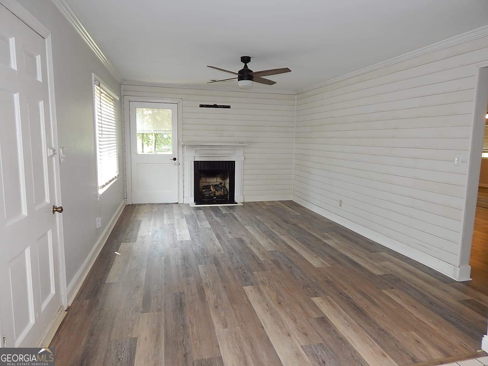 2 bedroom, 2 bathroom, 1,782 sq ft single family residence for sale at 201 Vinson Street, Byron, GA 31008 — photo 3