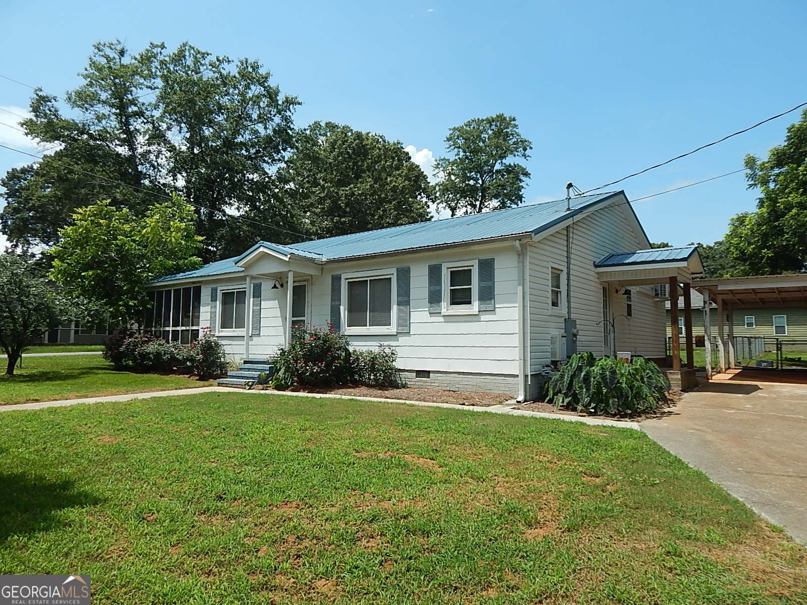2 bedroom, 2 bathroom, 1,782 sq ft single family residence for sale at 201 Vinson Street, Byron, GA 31008