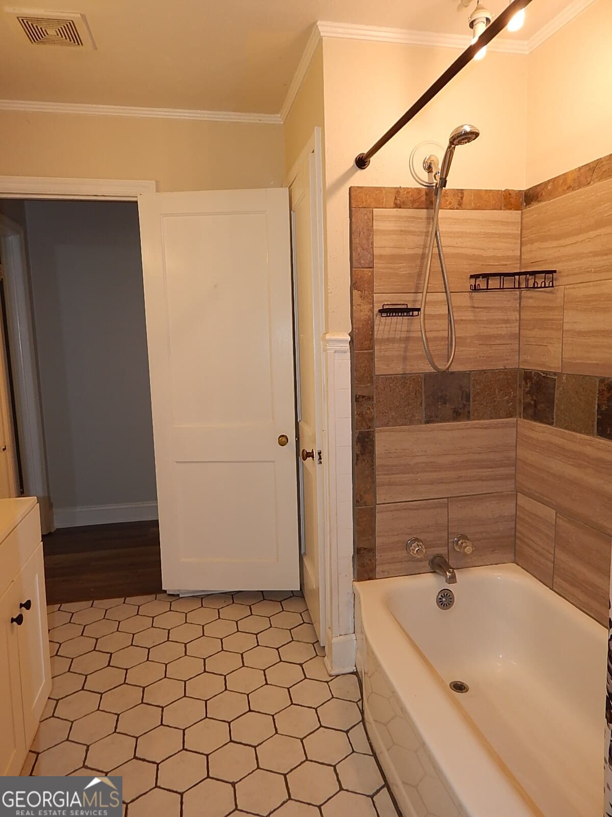 2 bedroom, 2 bathroom, 1,782 sq ft single family residence for sale at 201 Vinson Street, Byron, GA 31008 — photo 10