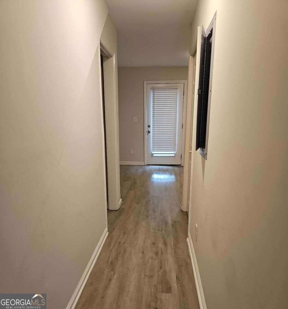 2 bedroom, 1.5 bathroom townhouse for sale at 2604 Campbellton Road 2C, Atlanta, GA 30311 — photo 8