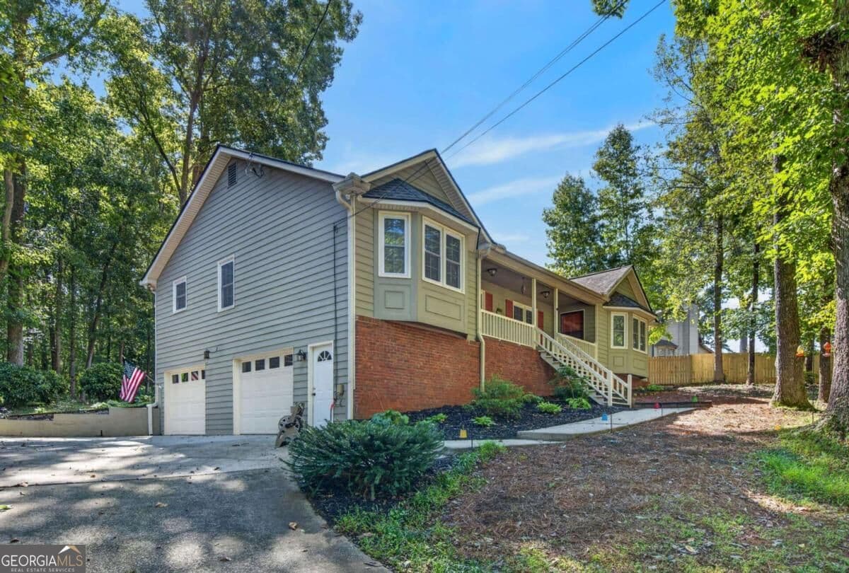 3 bedroom, 2 bathroom, 1,588 sq ft single family residence for sale at 230 White Oak Street, Dallas, GA 30157 — photo 2