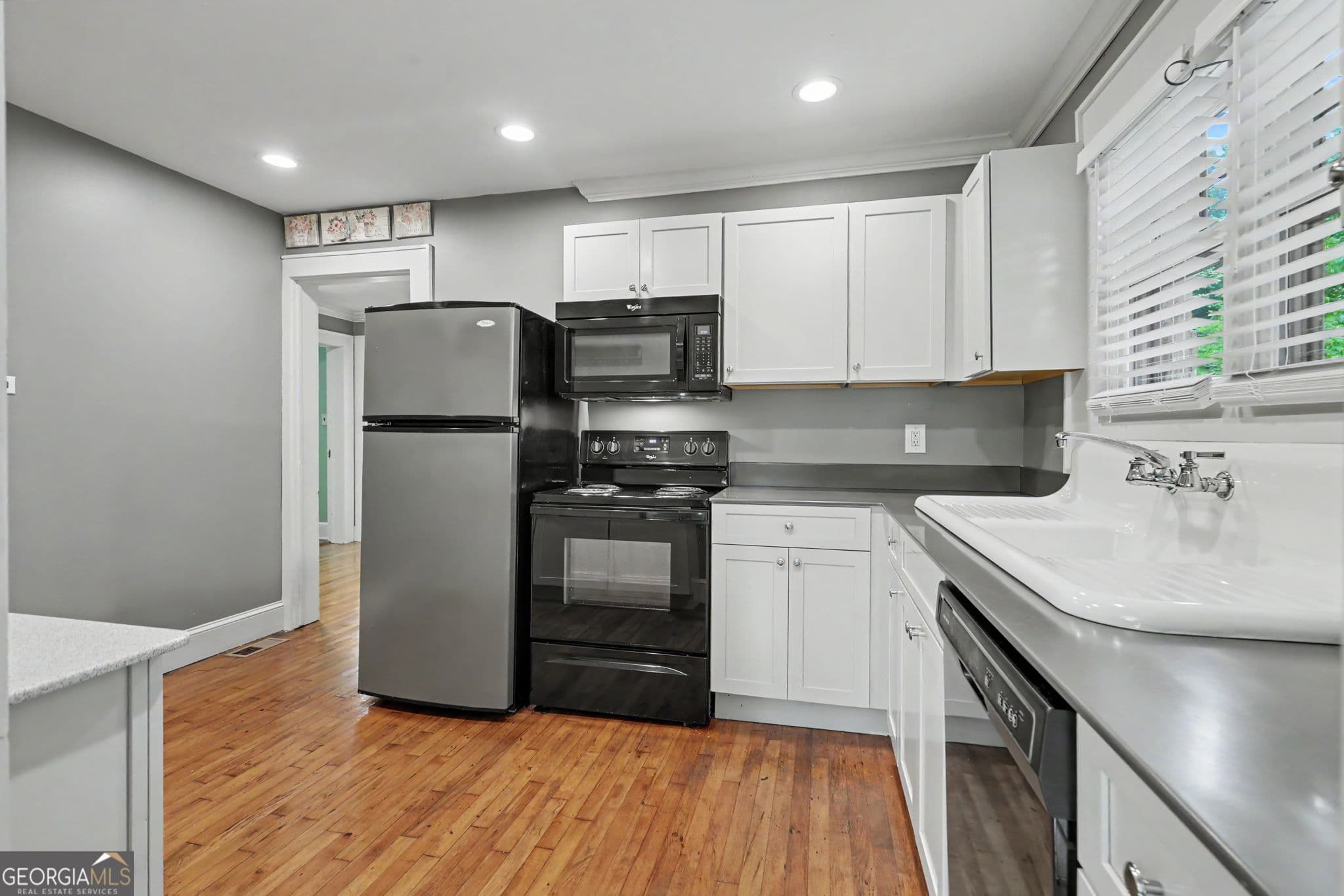 3 bedroom, 2 bathroom, 2,114 sq ft single family residence for sale at 681 Old 441, Clayton, GA 30525 — photo 9