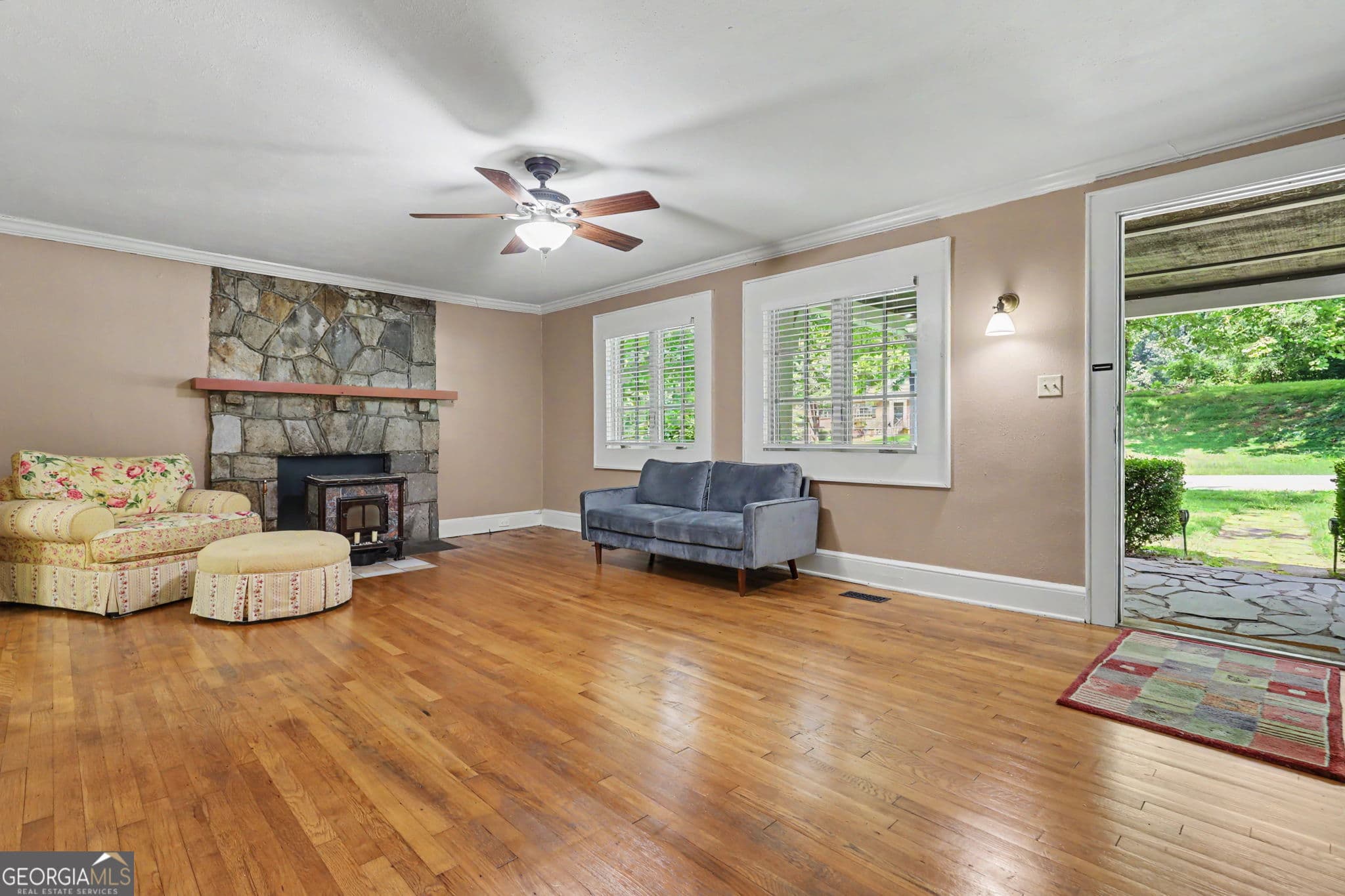 3 bedroom, 2 bathroom, 2,114 sq ft single family residence for sale at 681 Old 441, Clayton, GA 30525 — photo 4