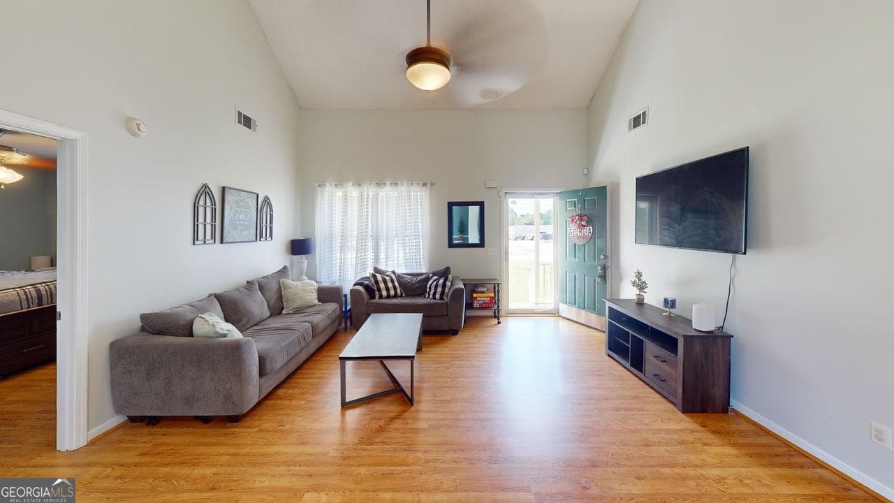 3 bedroom, 2 bathroom, 1,344 sq ft single family residence for sale at 2124 Broad Street, Statham, GA 30666 — photo 6
