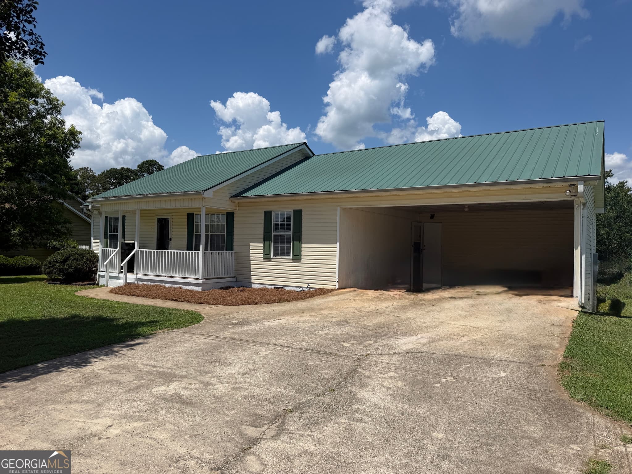 3 bedroom, 2 bathroom, 1,344 sq ft single family residence for sale at 2124 Broad Street, Statham, GA 30666 — photo 3