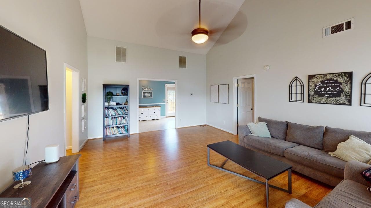 3 bedroom, 2 bathroom, 1,344 sq ft single family residence for sale at 2124 Broad Street, Statham, GA 30666 — photo 4
