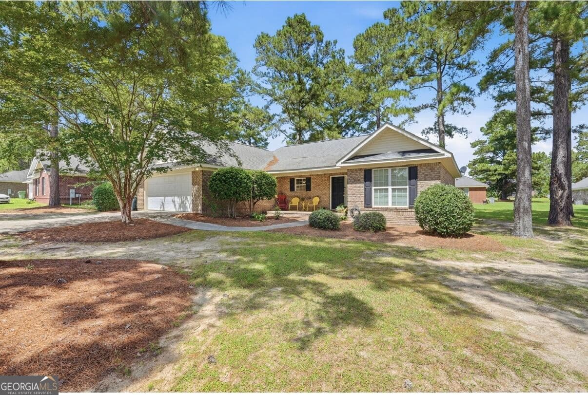3 bedroom, 2 bathroom, 1,534 sq ft single family residence for sale at 815 Maple Drive, Statesboro, GA 30461 — photo 2
