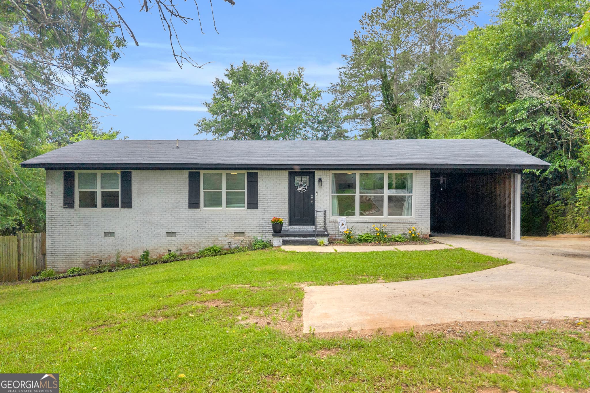 3 bedroom, 2.5 bathroom, 1,251 sq ft single family residence for sale at 372 Scenic Drive, Toccoa, GA 30577 — photo 2