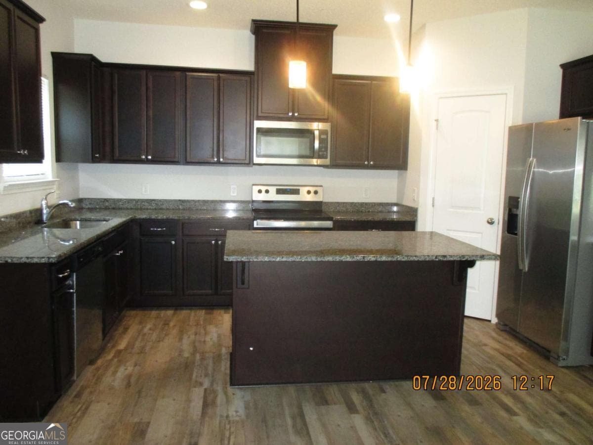 4 bedroom, 2.5 bathroom single family residence for sale at 166 Cherokee Oaks Crossing, Hinesville, GA 31313 — photo 5