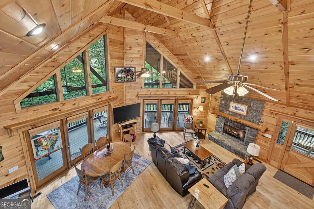 3 bedroom, 3 bathroom, 2,660 sq ft cabin,single family residence for sale at 466 Hoot Owl Hill, Morganton, GA 30560 — photo 2