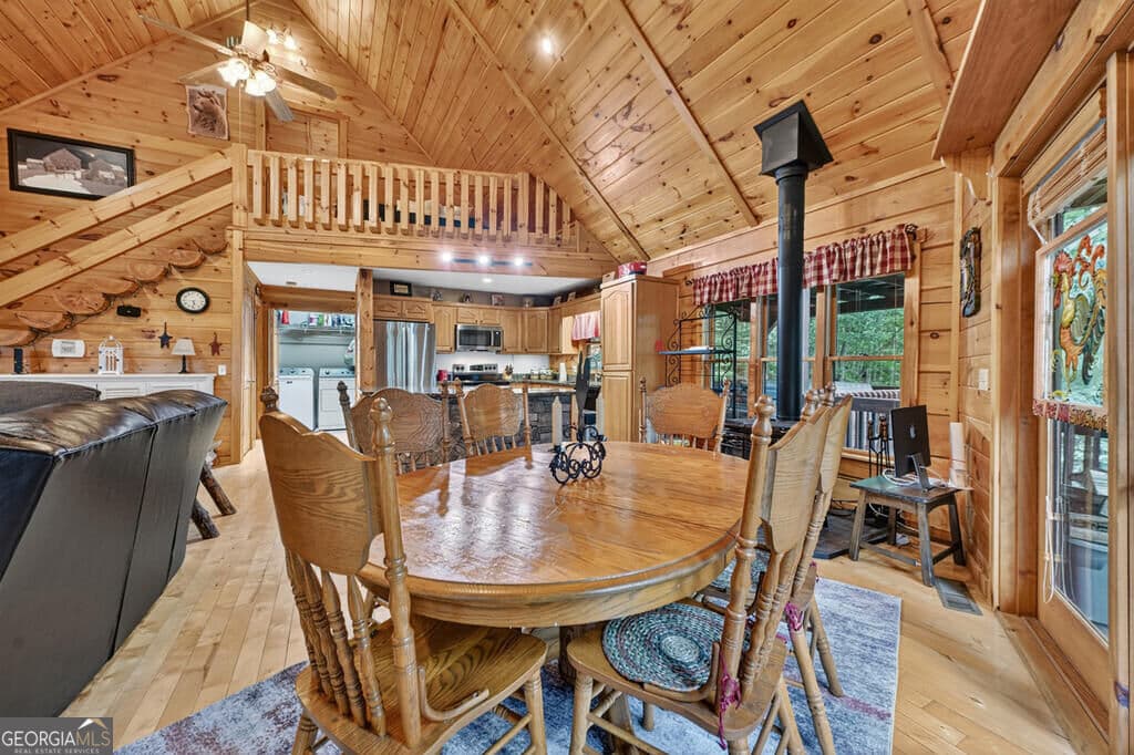 3 bedroom, 3 bathroom, 2,660 sq ft cabin,single family residence for sale at 466 Hoot Owl Hill, Morganton, GA 30560 — photo 8