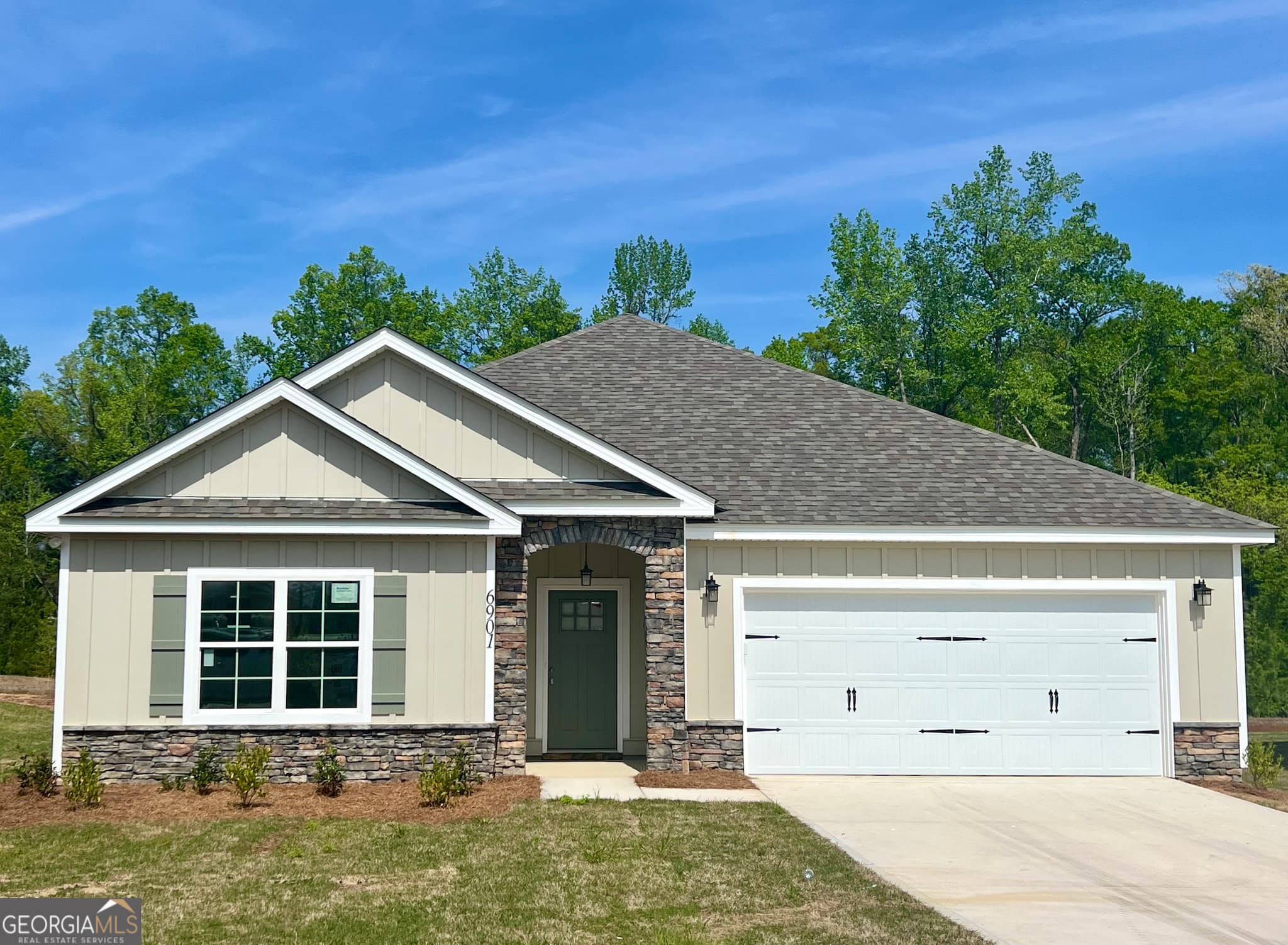 3 bedroom, 2 bathroom, 2,105 sq ft single family residence sold at 6901 Omaha Drive, Midland, GA 31820