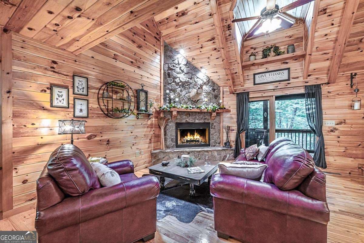 3 bedroom, 3 bathroom, 2,352 sq ft single family residence for sale at 115 Lakota Trail, Blue Ridge, GA 30513 — photo 3