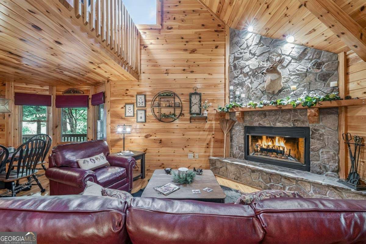 3 bedroom, 3 bathroom, 2,352 sq ft single family residence for sale at 115 Lakota Trail, Blue Ridge, GA 30513 — photo 5