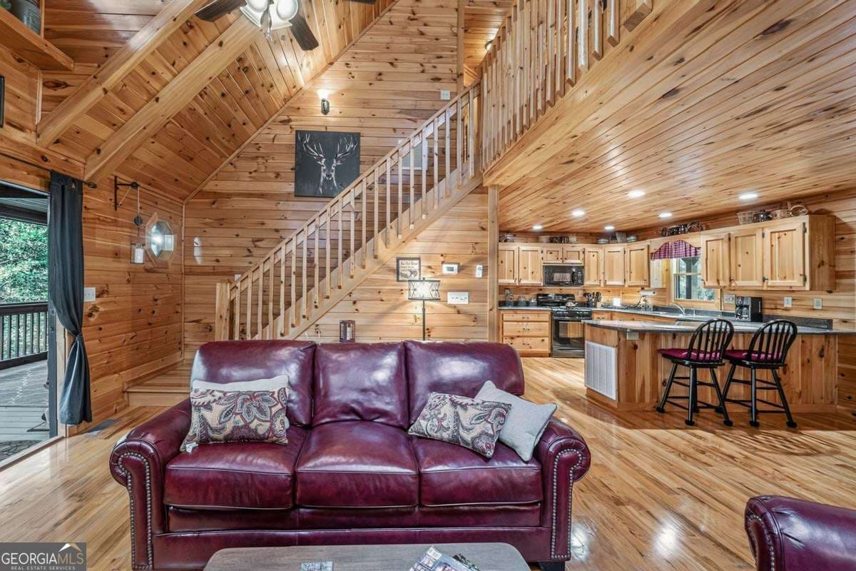 3 bedroom, 3 bathroom, 2,352 sq ft single family residence for sale at 115 Lakota Trail, Blue Ridge, GA 30513 — photo 4