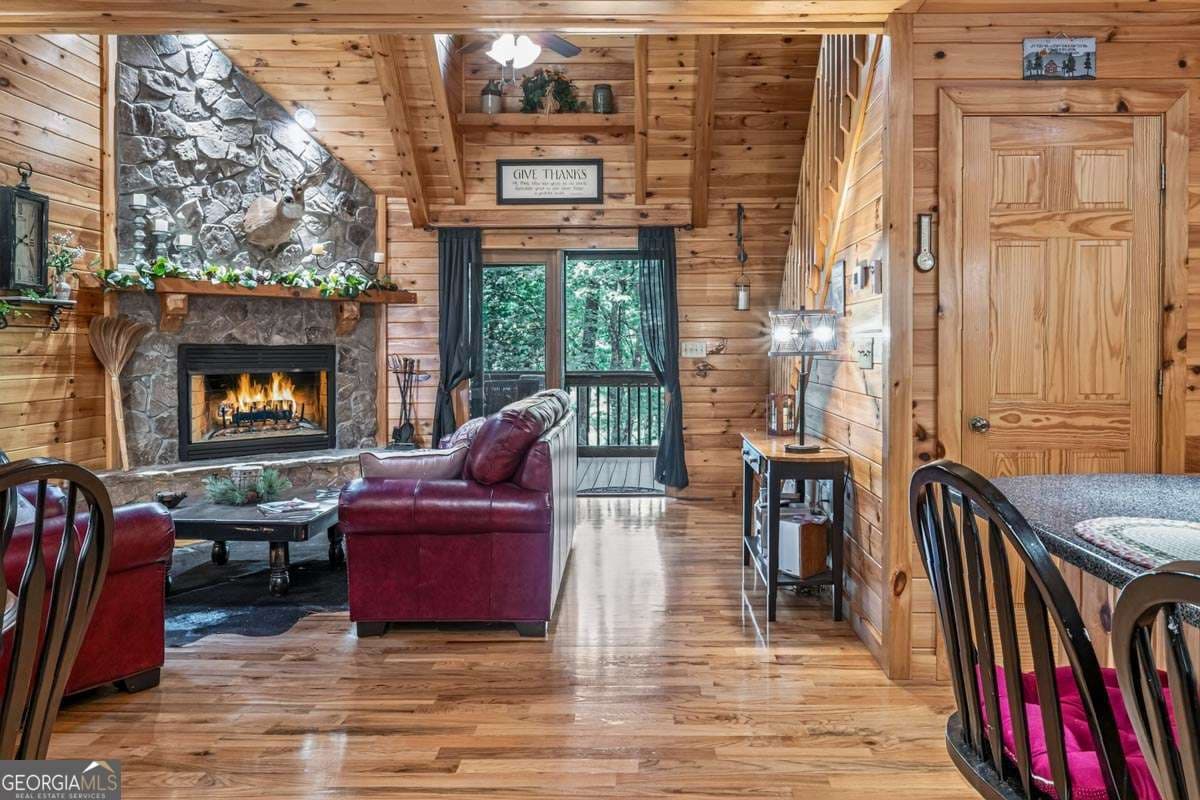 3 bedroom, 3 bathroom, 2,352 sq ft single family residence for sale at 115 Lakota Trail, Blue Ridge, GA 30513 — photo 8