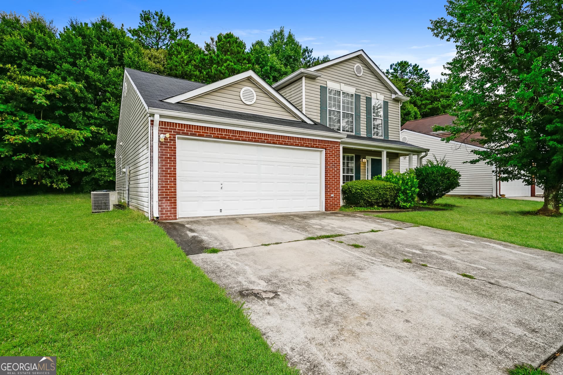 3 bedroom, 2.5 bathroom, 1,640 sq ft single family residence for sale at 5866 Waggoner Court, Rex, GA 30273 — photo 2