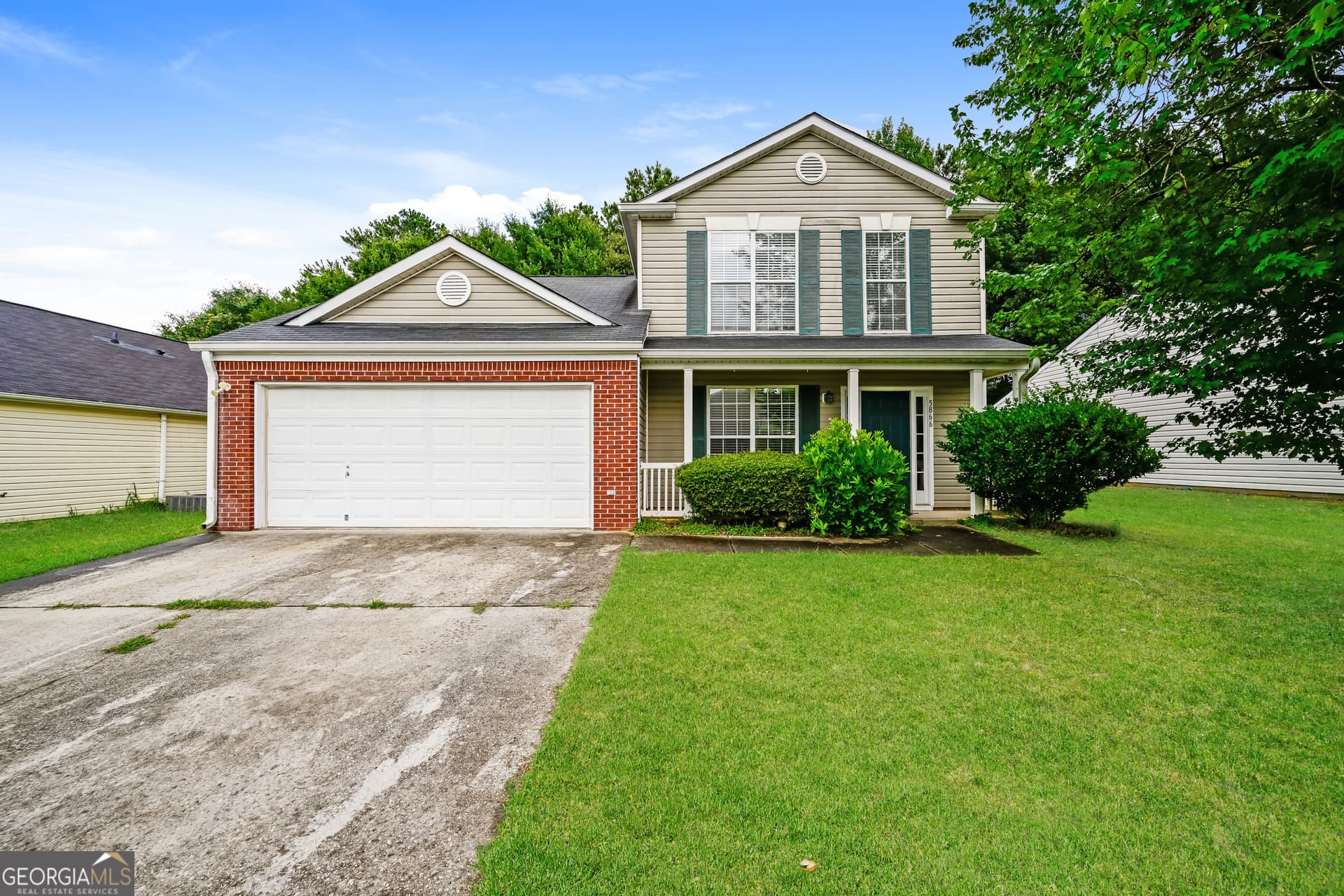 3 bedroom, 2.5 bathroom, 1,640 sq ft single family residence for sale at 5866 Waggoner Court, Rex, GA 30273