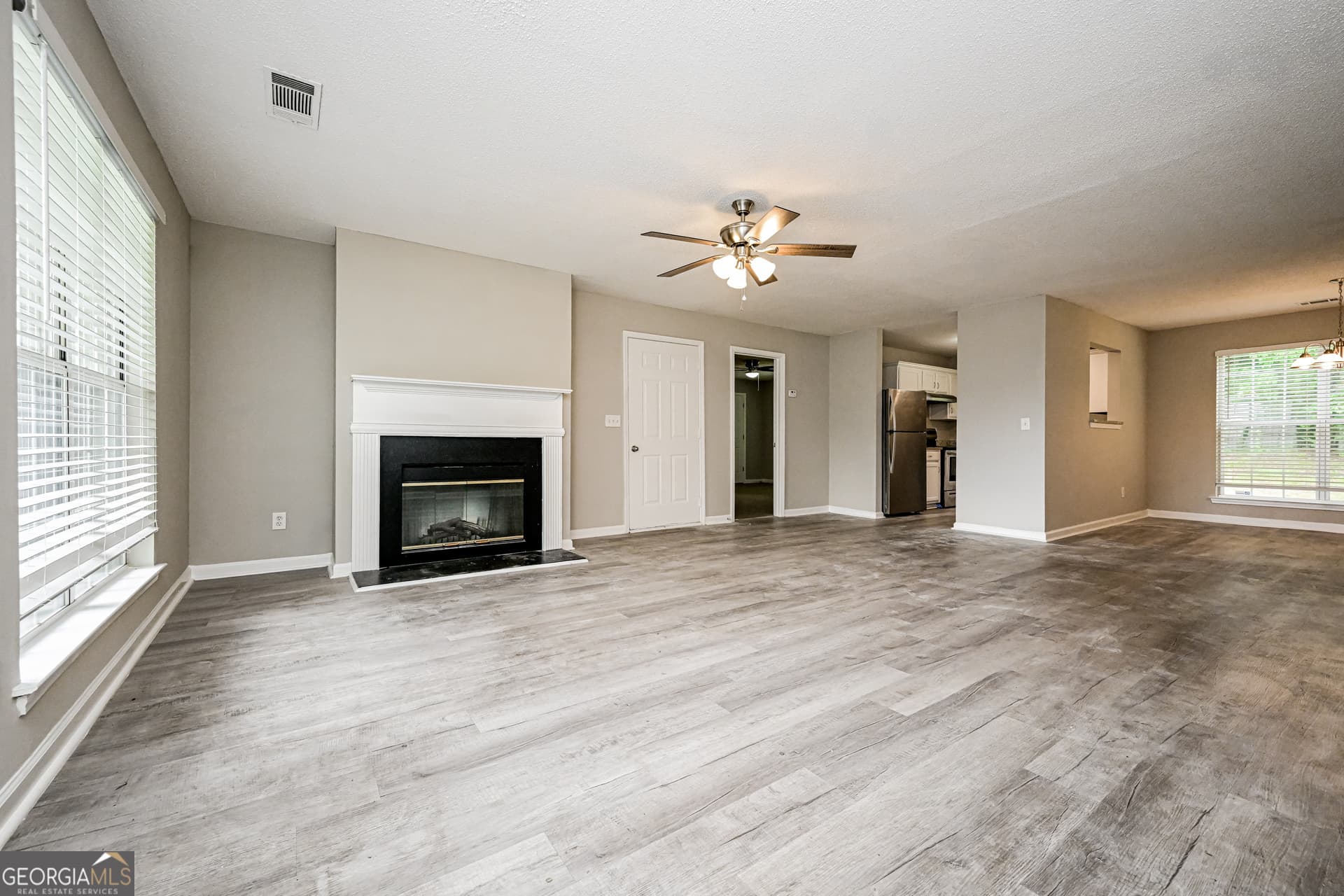 3 bedroom, 2.5 bathroom, 1,640 sq ft single family residence for sale at 5866 Waggoner Court, Rex, GA 30273 — photo 5