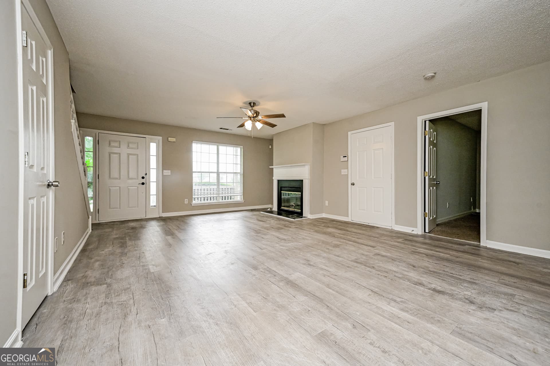 3 bedroom, 2.5 bathroom, 1,640 sq ft single family residence for sale at 5866 Waggoner Court, Rex, GA 30273 — photo 4