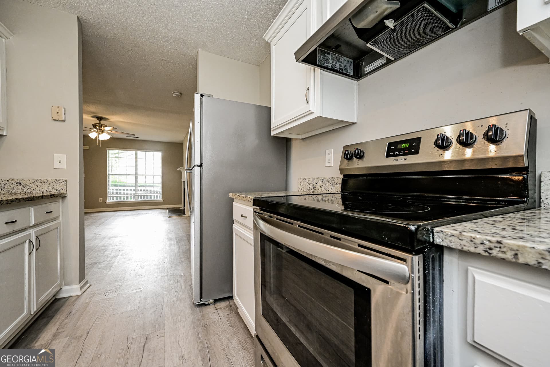 3 bedroom, 2.5 bathroom, 1,640 sq ft single family residence for sale at 5866 Waggoner Court, Rex, GA 30273 — photo 8